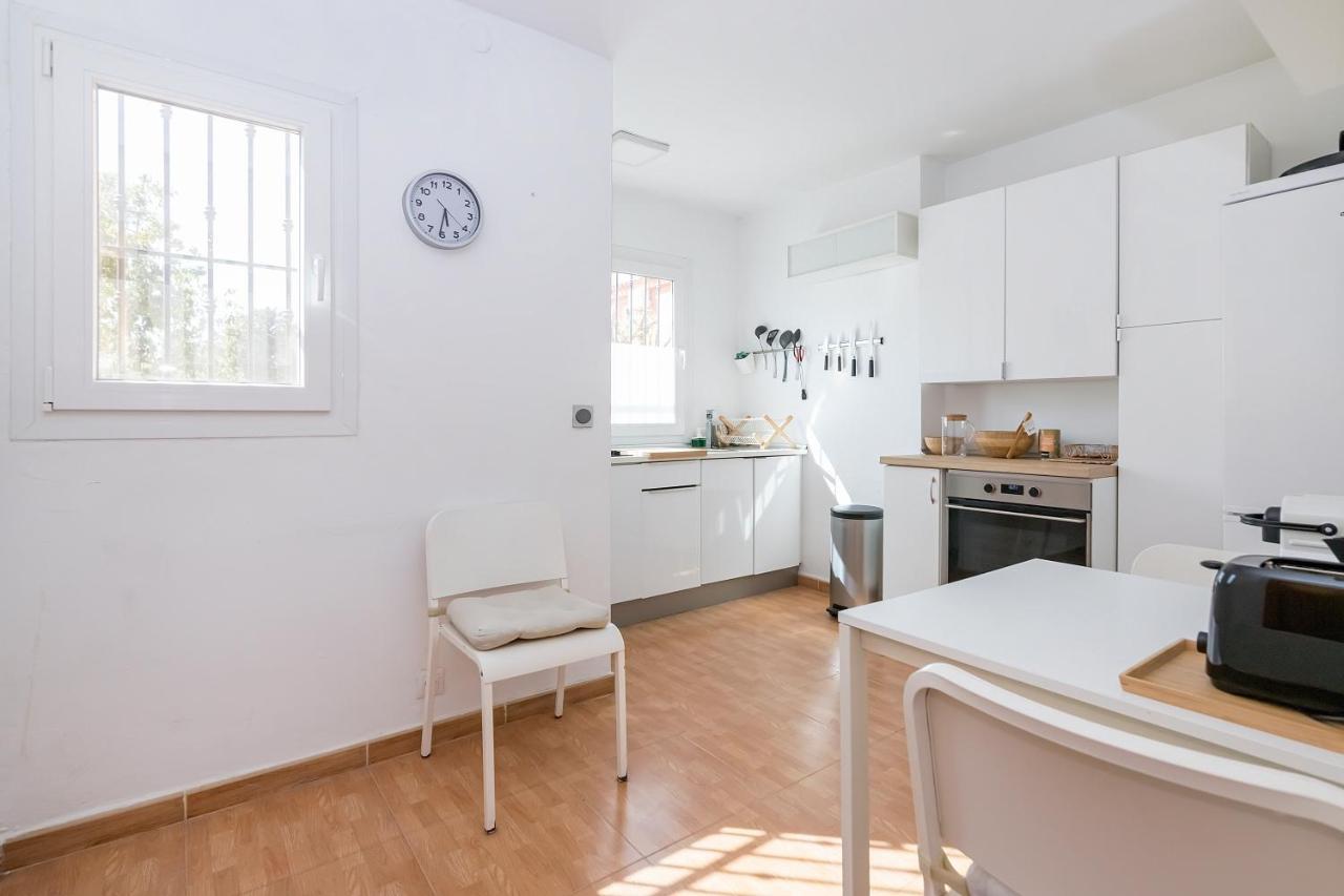 Bhost - Wilkinson Apartment Malaga Bagian luar foto
