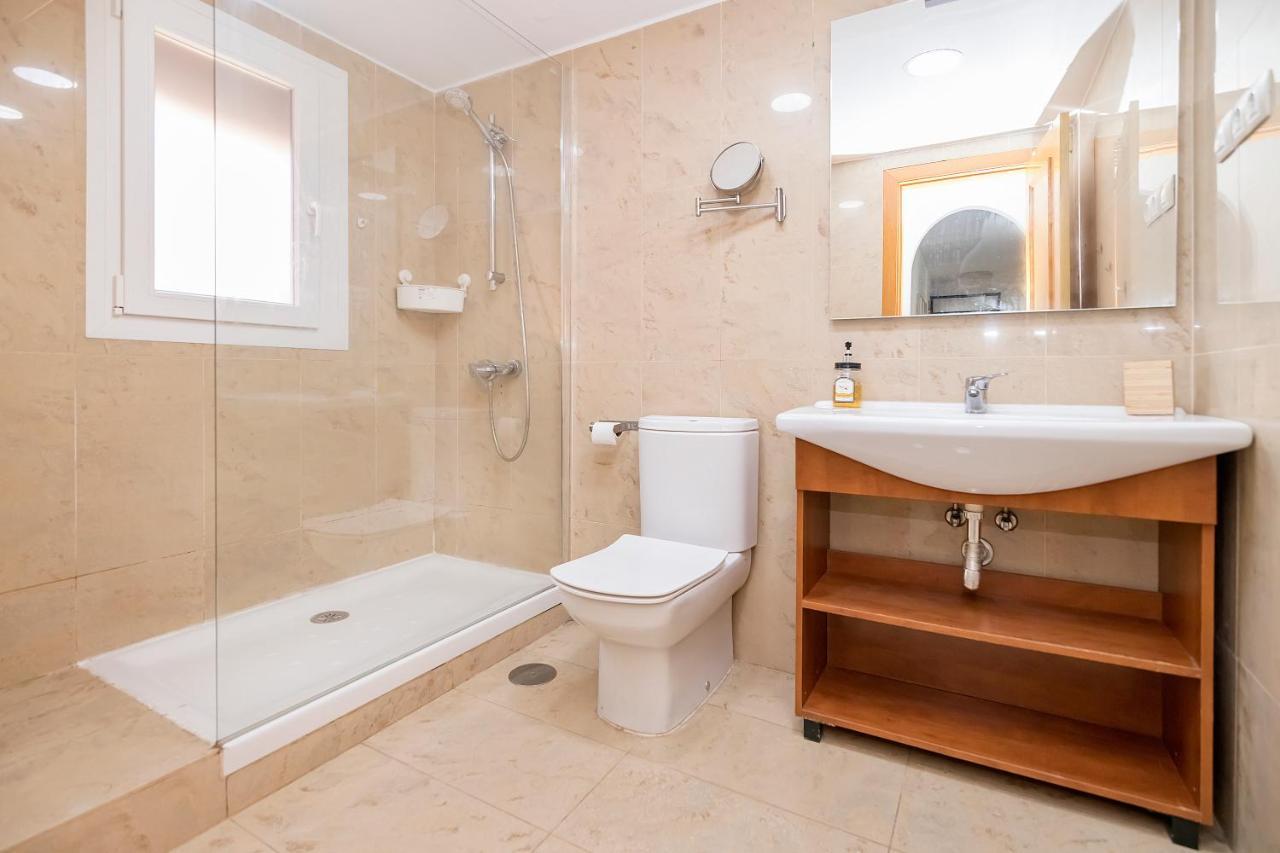 Bhost - Wilkinson Apartment Malaga Bagian luar foto