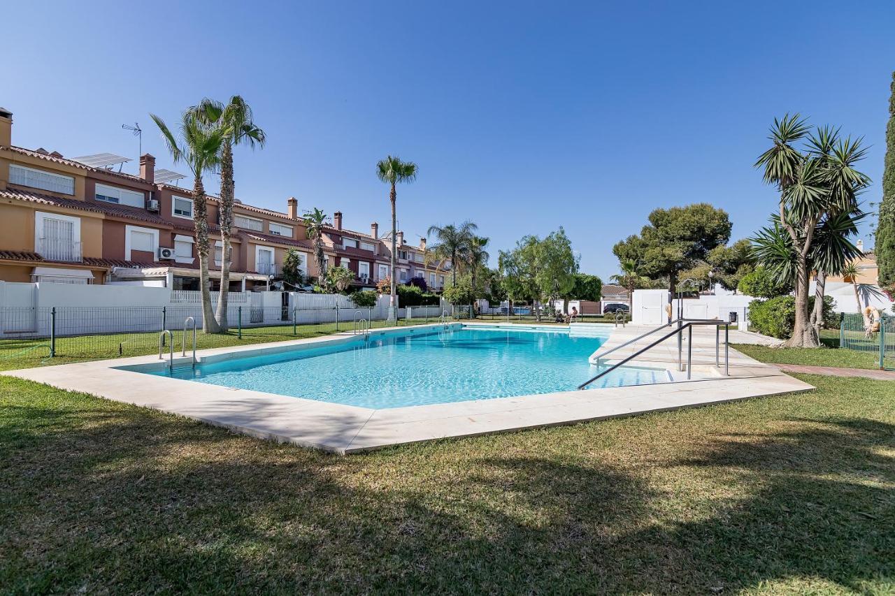 Bhost - Wilkinson Apartment Malaga Bagian luar foto